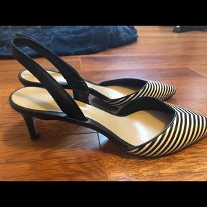 Ann Taylor Kitten Heels. Size 8.